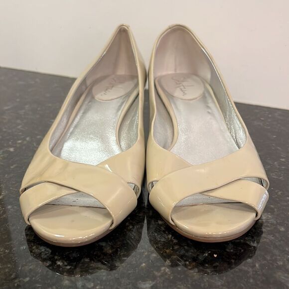 Cole Haan Women’s Tan Patent  Melina Criss Cross Open Toe Cork Wedge . Size 8B - Picture 2 of 8